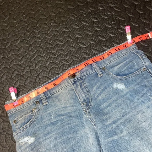 Free People Distressed Light Wash Boyfriend Jeans Size 26 - Picture 8 of 10